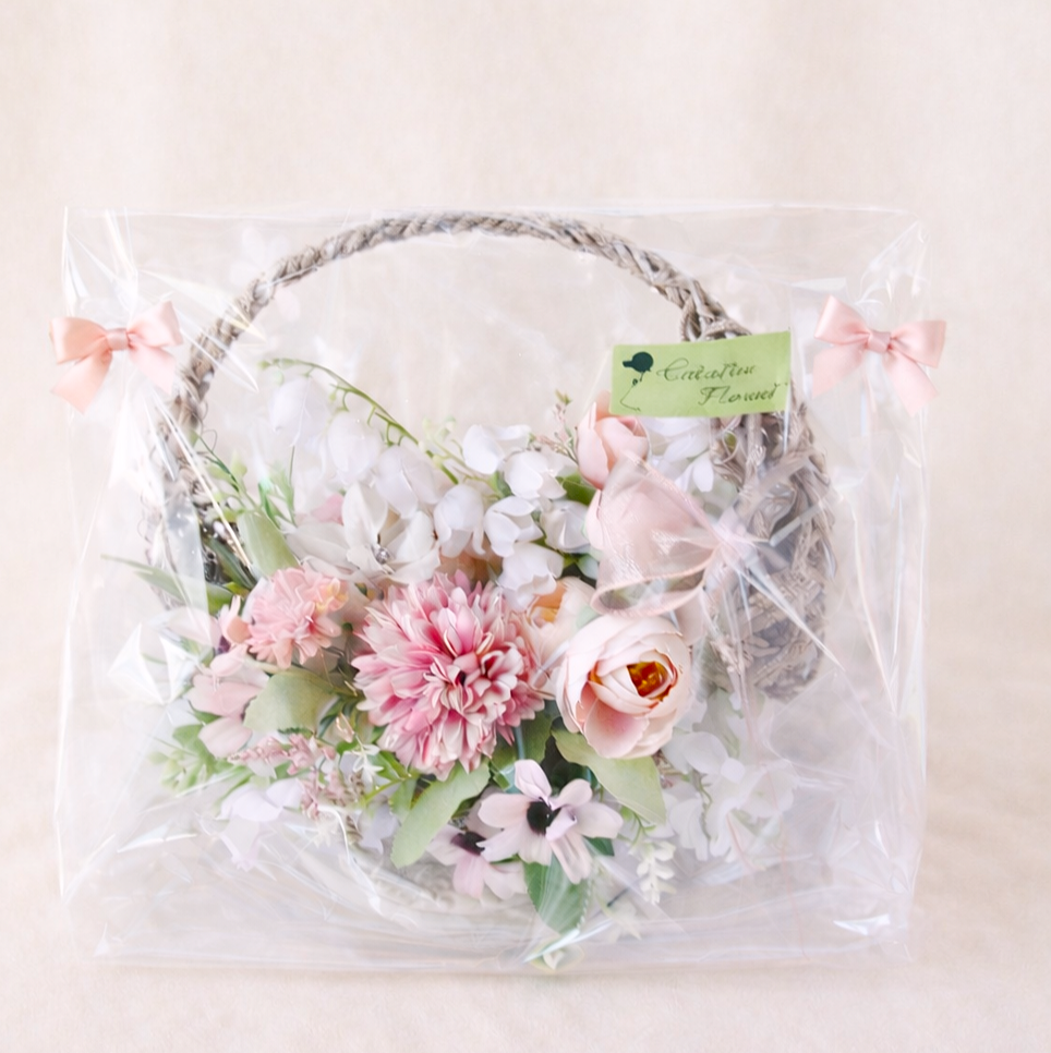 母の日ギフト・ふんわり花かごリース（カタリーヌフラワー）CA-601/size：約Φ23㎝(フルールちよさん)のメインイメージ